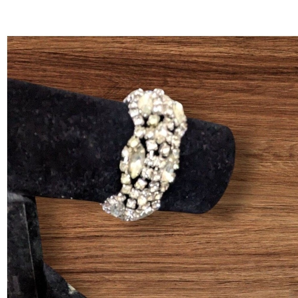Kramer of NY Vintage Rhinestone Bracelet Silver Tone Mid Century Glam 7 Inch